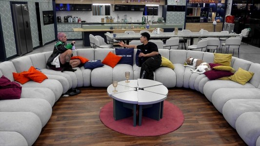 Furia busca separar a Emmanuel de Martín: "Quiere tener tensión sexual con él"