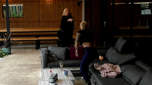 Virginia peleó con Furia para defender a su hija: "La gente es buena con vos y vos sos una mier..."