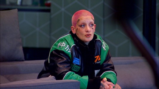 Furia dice que Virginia quiere su lugar: “Espero cosas malas de la bruja esta”