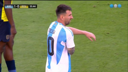 Entró Lionel Messi y la cancha se vino abajo - Argentina vs. Ecuador