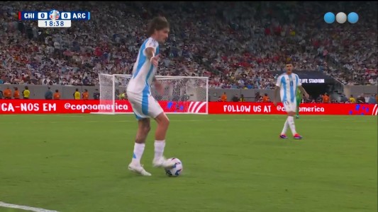 Chile está metido atrás y a Argentina le cuesta generar peligro - Copa América 2024