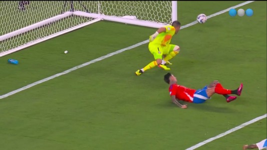 Argentina llega cada vez más y casi gol en contra de Chile - Copa América 2024