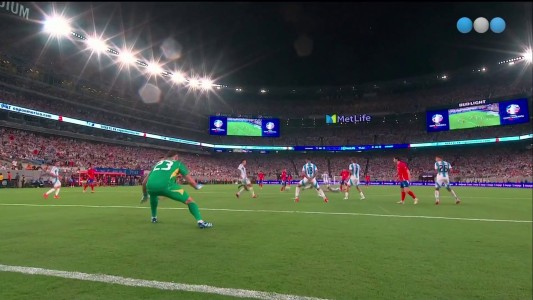 Dibu Martínez le atajó dos goles a Rodrigo Echeverría - Chile vs. Argentina - Copa América 2024