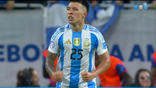 Lisandro Martínez la mandó a guardar después de un casi gol olímpico de Messi - Argentina vs. Ecuador