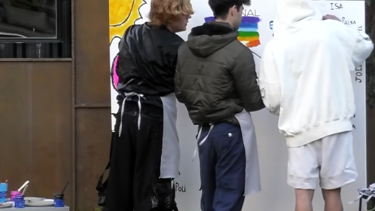 Bautista, Emmanuel y Nicolás pintaron un mural en la última actividad de Gran Hermano