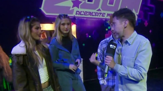 Día del amigo: Romina Uhrig y Daniela Celis visitaron a Julieta Poggio en el musical "Zoom"