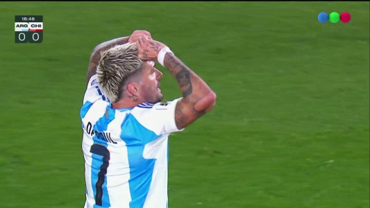 Dos atajadas de Gabriel Arias salvaron a la Roja - Argentina vs. Chile