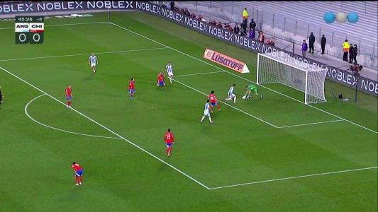 El palo salvó a Argentina en la primera clara de Chile - Eliminatorias de la Copa Mundial de la FIFA 2026™