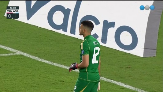 Impresionante atajada de Rulli para que Argentina siga ganándole 1-0 a Venezuela