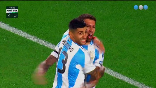 Anularon el cuarto gol de Argentina vs. Bolivia
