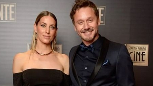 Benjamín Vicuña y una foto íntima con su novia Anita Espasandín