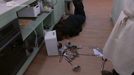 Wanda Nara le pegó un susto a Damián de Santo y terminó desparramada en el piso