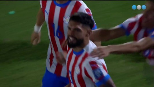 Otro golazo de la Albirroja: Alderete de cabeza para el 2 a 1 - Praguay vs. Argentina