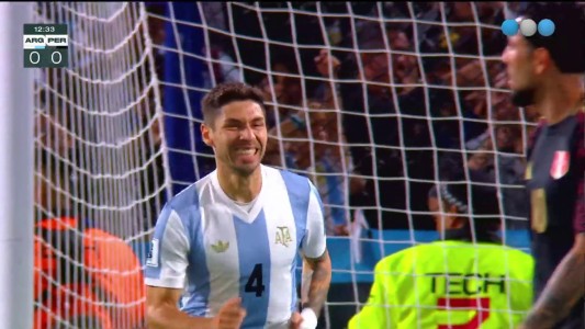 Dos pinchaditas para que la Selección llegue al arco rival - Argentina vs. Perú