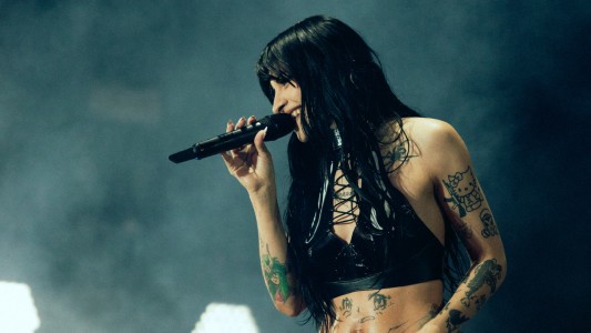 Explosiva, audaz y emotiva: así fue la vuelta a los escenarios de Cazzu