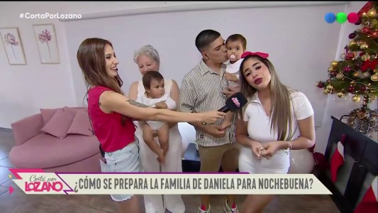 La primera Navidad de Daniela Celis y Thiago Medina con sus gemelas