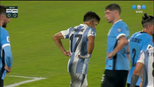 Giuliano Simeone avisó dos veces - Uruguay vs. Argentina - Eliminatorias 2026