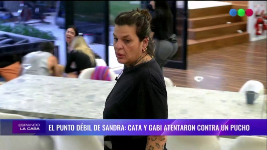 Sandra volvió a entrar en crisis por los puchos y halló un "cadáver"