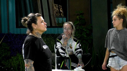 Sandra no tiene cigarrillos prestados ni en el Triángulo: "No me tratés así, la c... de tu madre"