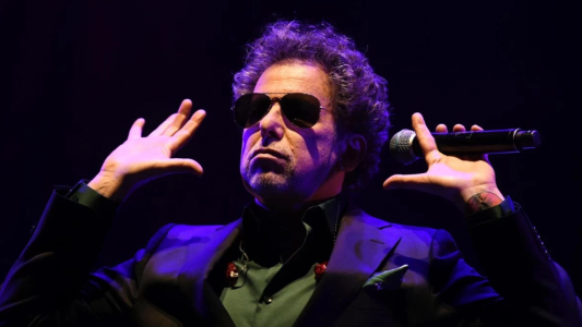 Calamaro defendió las corridas de toros en Colombia y fue abucheado: se fue del escenario