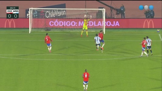 Remate desviado de Rodrigo De Paul - Chile vs. Argentina - Eliminatorias 2026