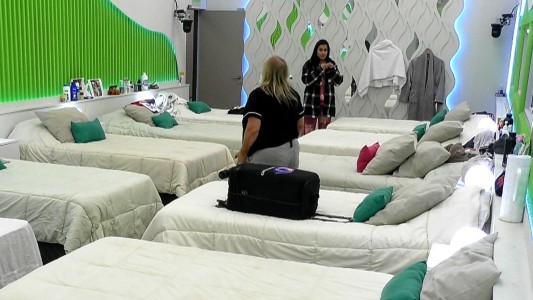 Katia dejó sembrado un escándalo con sus zapatillas al irse de la casa