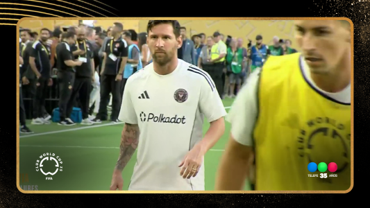 Messi, Busquets y Suárez jugando un "loco" antes del partido inaugural