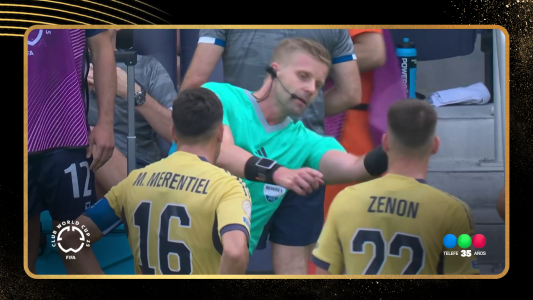 Ni una le salió a Boca: gol anulado a Merentiel por mano de Zenón