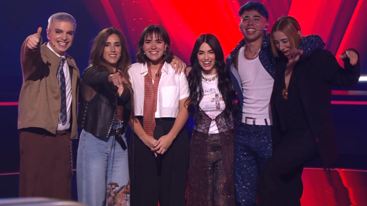 Una participante dijo que no veía a los coaches y armaron una reunión en el escenario