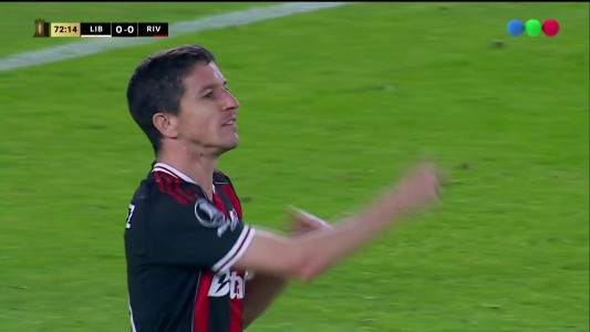 Silva atajó un zapatazo de Nacho Fernández - Libertad vs. River - Libertadores 2025