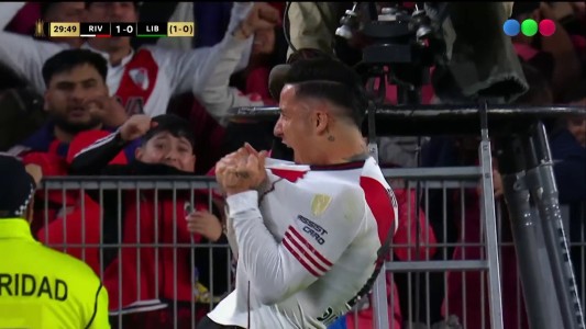 ¡Gol del Millo! Driussi pescó el rebote para el 1-0 - River vs. Libertad - Libertadores 2025