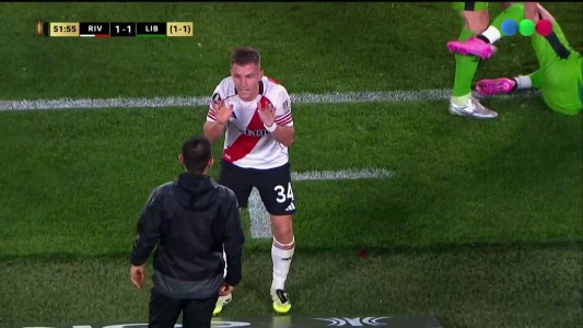 Roja para Giuliano Galoppo y River queda con 10 ante Libertad - Libertadores 2025