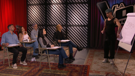 Luck Ra dio clases de cordobés a sus compañeros de La Voz Argentina 2025