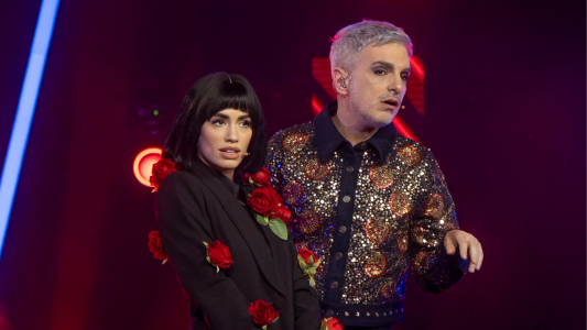 Los coaches hicieron una competencia de imitación de Ale Sergi