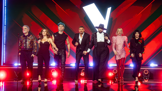 Los coaches desafiaron a Nico Occhiato a desfilar en tacos