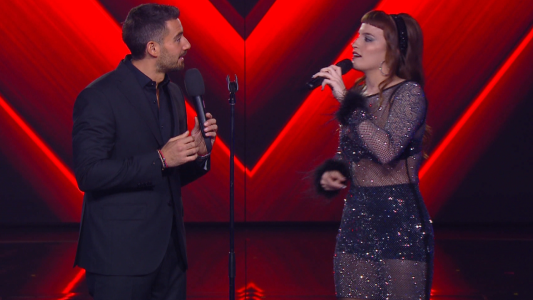 Emma Roach le dio clases de inglés a Nico Occhiato en La Voz Argentina 2025