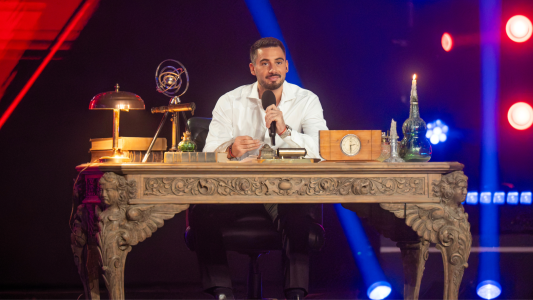 Modo jefe: Nico Occhiato invadió la escenografía de un participante