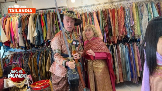 Marley y Georgina Barbarossa se vistieron con trajes de época de Tailandia