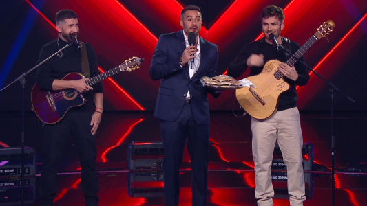 Dos participantes sorprendieron a los coaches con una comida típica de Córdoba que nunca habían probado