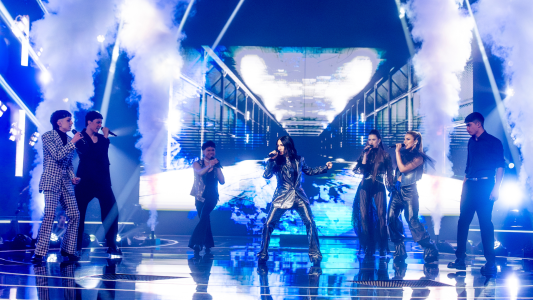 La versión de "Plástico" de Lali y su equipo