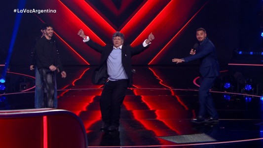 El papá de un participante irrumpió en el escenario para bailar samba