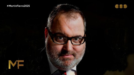 Homenaje a Jorge Lanata en los Martín Fierro: sus hijas y Elba Marcovecchio, por separado