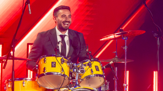 Luck Ra desafió a Nico Occhiato y él sorprendió con sus dotes musicales