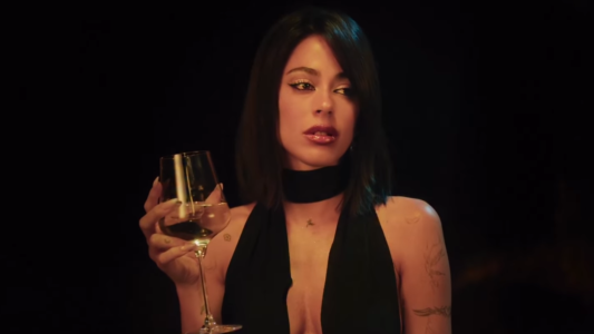 Tini Stoessel lanzó "Una noche más" a días de su festival FUTTTURA