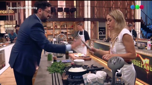 Damián Betular le tiró una espátula Sofi Martínez y al Peque Schwartzman