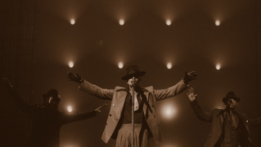 Rauw Alejandro aterrizó en Argentina con "Cosa Nuestra Tour": puro perreo y orgullo boricua