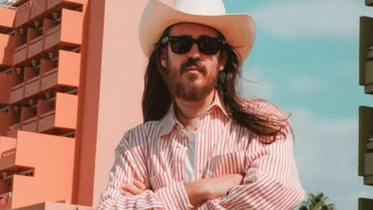 Carlos Sadness estrena "La vida perfecta"