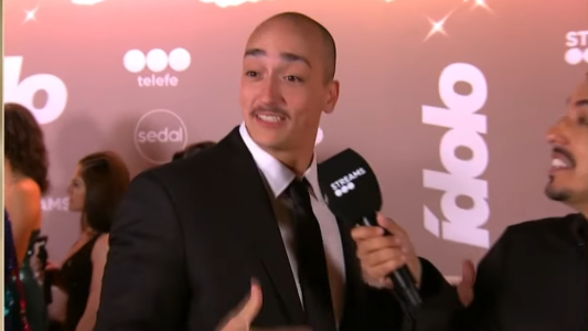 La promesa hot de Alex Pelao si gana en los Premios Ídolo