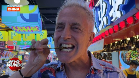 Ciempiés y abejorros: el menú de Marley y Charlotte Caniggia en China