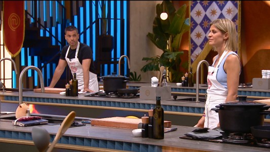 Tensión en Masterchef Celebrity: el Chino Leunis cruzó a Eugenia Tobal por un lugar en la cocina